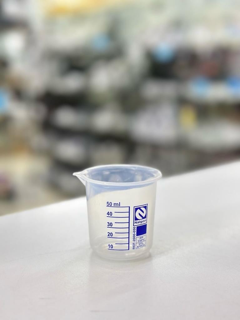 BECKER PLASTICO GRADUADO 50ML